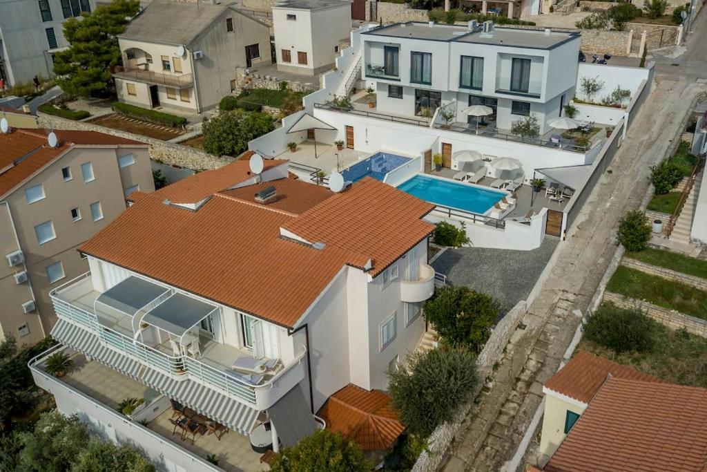 Holiday Home Lolina,Sea On A Palm! Heated Pool 特罗吉尔 外观 照片
