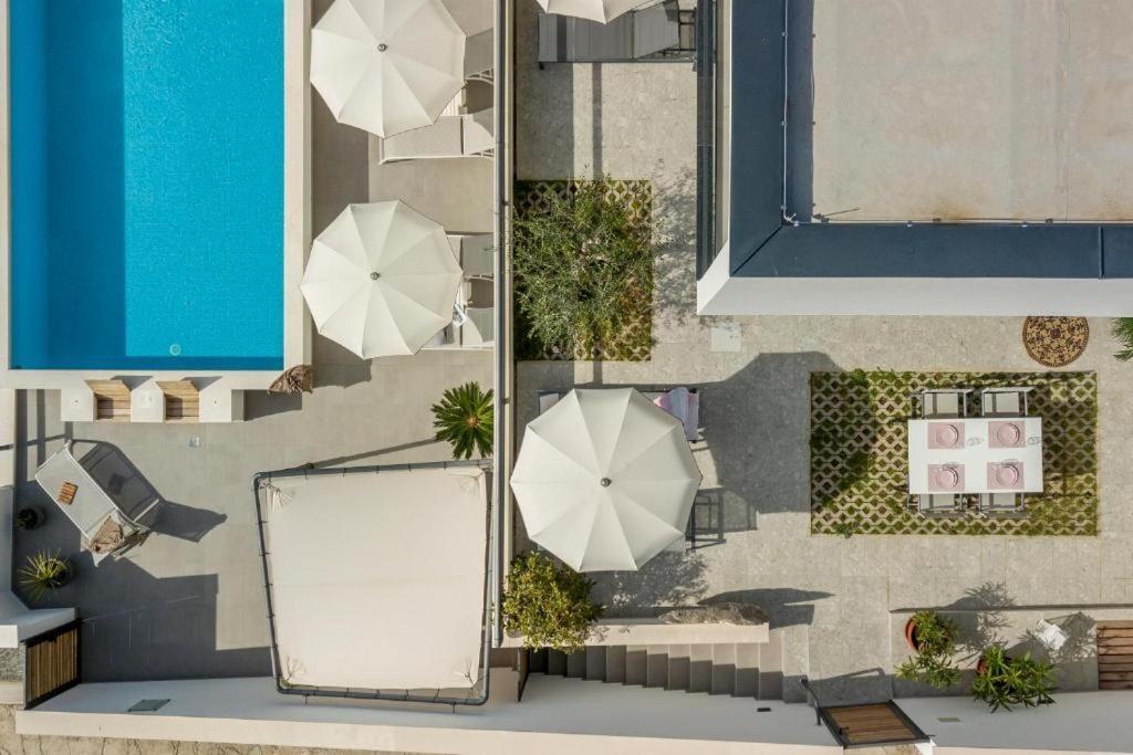 Holiday Home Lolina,Sea On A Palm! Heated Pool 特罗吉尔 外观 照片